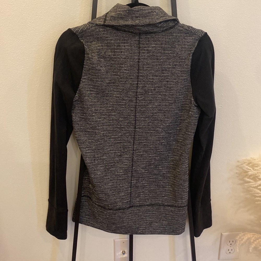 Lululemon Jacket! - Picture 5 of 6